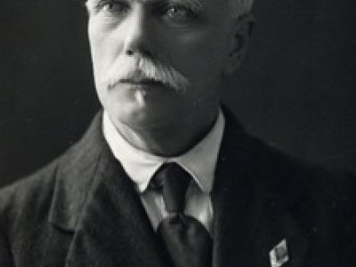 Иван Аполлонович Чарушин. Источник: https://ru.wikipedia.org/wiki/%D0%A7%D0%B0%D1%80%D1%83%D1%88%D0%B8%D0%BD,_%D0%98%D0%B2%D0%B0%D0%BD_%D0%90%D0%BF%D0%BE%D0%BB%D0%BB%D0%BE%D0%BD%D0%BE%D0%B2%D0%B8%D1%87.