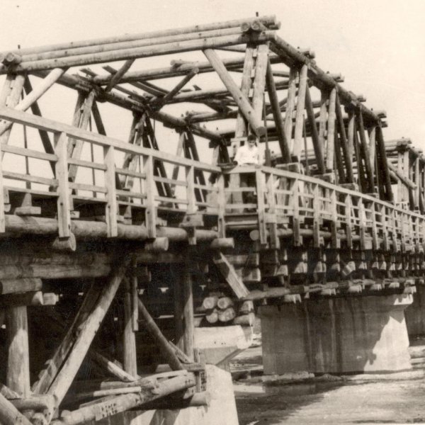 Камский мост, май 1963 г. Фонды Афанасьевского краеведческого музея.