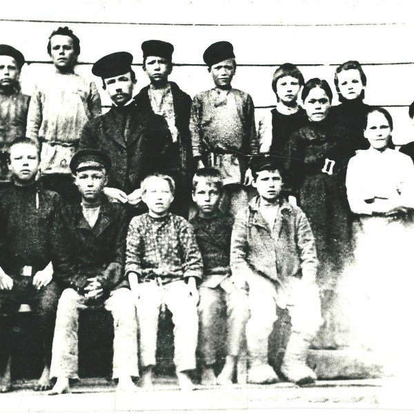 Ученики Афанасьевского земского училища, 1912 г.